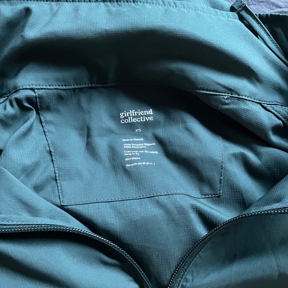 Girlfriend Collective green crop jacket & shorts - Picture 7 of 8